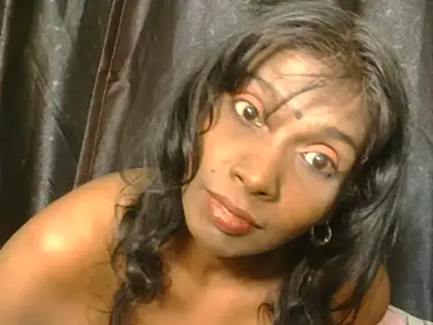 Fuckable Nasty MILF online show from 10-13-25, 07:14