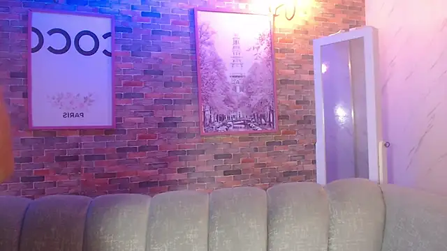 Snapshot of Laurita_b chatting on 03-20-25, 10:51 Laurita b online show from 03-20-25, 10:51