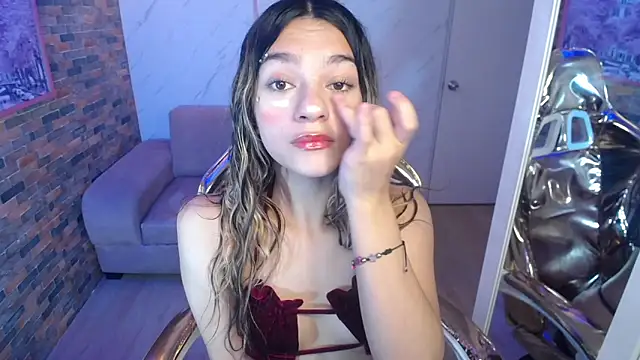 Snapshot of Laurita_b chatting on 09-20-25, 07:59 Laurita b online show from 09-20-25, 07:59