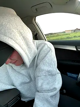 Snapshot of redNatified chatting on 10-18-25, 04:19 redNatified online show from 10-18-25, 04:19