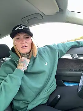 Snapshot of redNatified chatting on 10-19-25, 03:12 redNatified online show from 10-19-25, 03:12