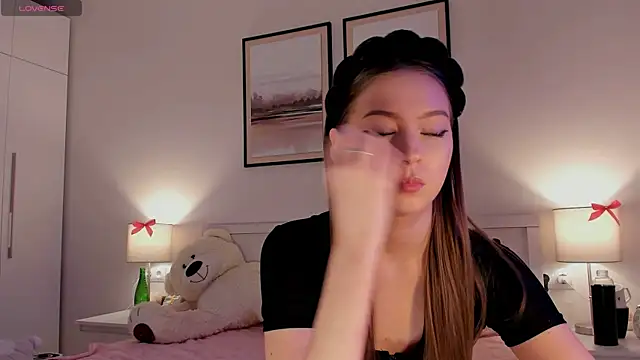 Snapshot of diana_nier chatting on 11-29-25, 07:17 diana nier online show from 11-29-25, 07:17