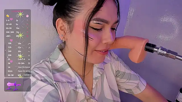 Snapshot of Honey_Jenny_1 chatting on 09-14-25, 02:22 Honey Jenny 1 online show from 09-14-25, 02:22