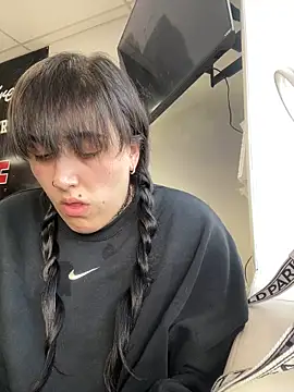 ThicBunz online show from 02-04-25, 07:33