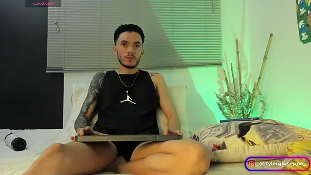Tylergiuseppe  online show from 01-17-25, 04:49