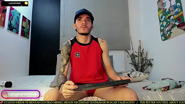 Tylergiuseppe  online show from 02-22-25, 09:37