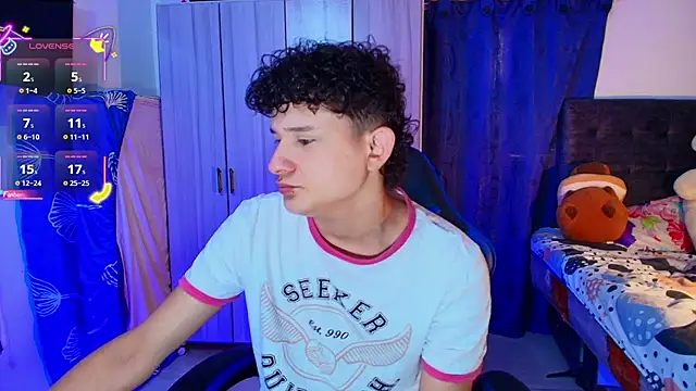 Nathan Bluee online show from 02-06-26, 03:59