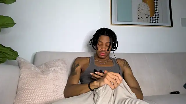 Snapshot of Skinnyblackman chatting on 12-02-25, 05:46 Skinnyblackman online show from 12-02-25, 05:46