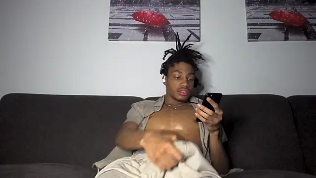 Snapshot of Skinnyblackman chatting on 01-10-26, 03:52 Skinnyblackman online show from 01-10-26, 03:52