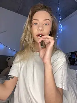 Snapshot of _urbestie_ chatting on 01-11-26, 09:20 urbestie online show from 01-11-26, 09:20