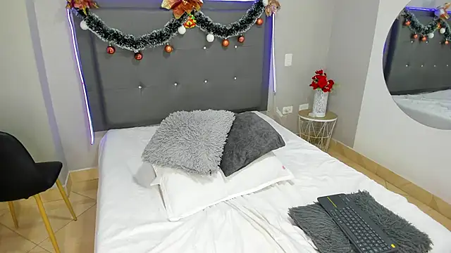 emma lye online show from 12-24-24, 03:05