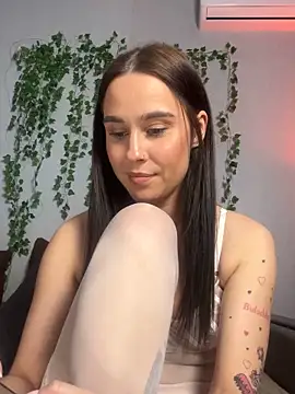 MiaNell online show from 12-19-25, 11:23