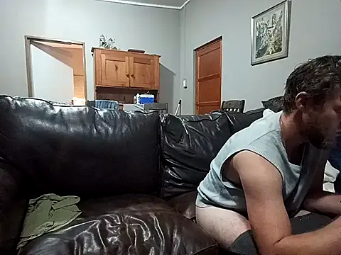 Snapshot of Missmesexycouple69 chatting on 10-31-25, 11:28 Missmesexycouple69 online show from 10-31-25, 11:28