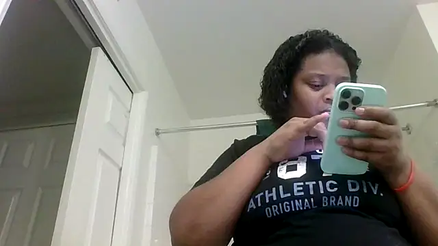 Prettynthick12 online show from 02-15-26, 04:31