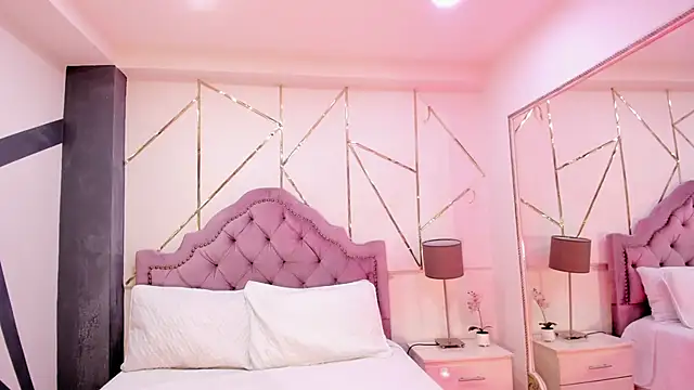 Melany Luv online show from 12-17-24, 08:32