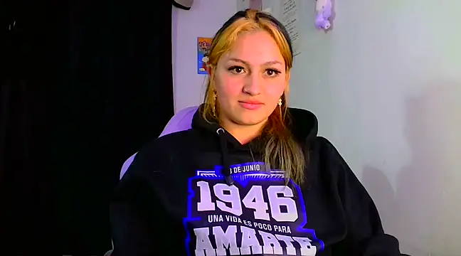 Snapshot of lucycherry__ chatting on 12-31-24, 06:05 lucycherry online show from 12-31-24, 06:05