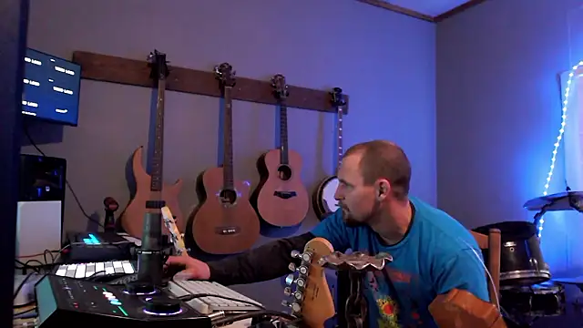 Snapshot of itsjameswebbscope chatting on 01-31-26, 11:36 itsjameswebbscope online show from 01-31-26, 11:36