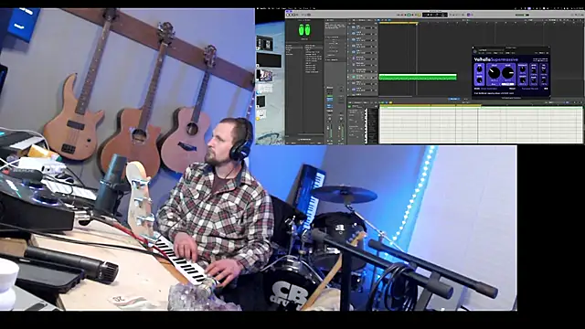 Snapshot of itsjameswebbscope chatting on 02-16-26, 11:06 itsjameswebbscope online show from 02-16-26, 11:06