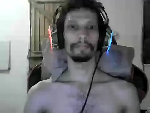 Snapshot of LucasMarcelo85 chatting on 01-10-25, 10:50 LucasMarcelo85 online show from 01-10-25, 10:50