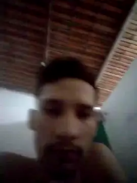 Snapshot of LucasMarcelo85 chatting on 01-23-25, 07:43 LucasMarcelo85 online show from 01-23-25, 07:43