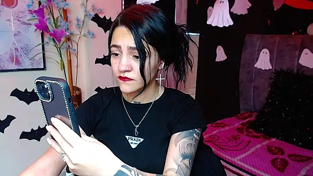 Violettasquirt online show from 10-27-25, 02:10