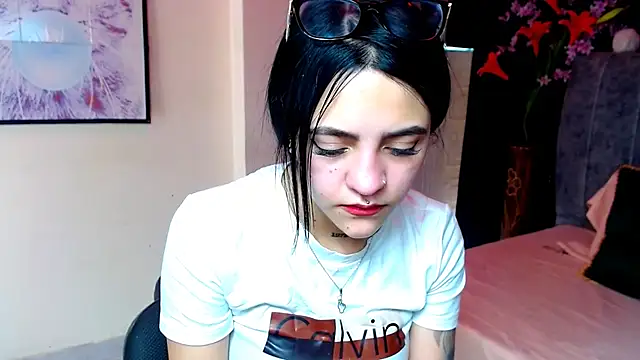 Violettasquirt online show from 11-29-25, 02:09