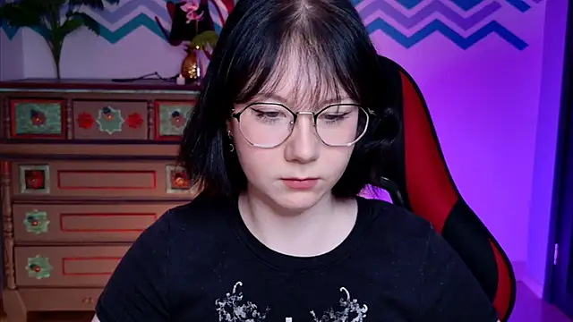 NancyMartinez online show from 10-18-25, 09:10