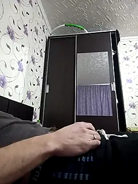 red red00 online show from 12-24-24, 04:08