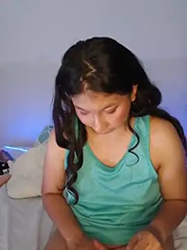 Snapshot of zoewilliams2 chatting on 03-21-26, 08:19 zoewilliams2 online show from 03-21-26, 08:19