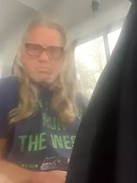 Snapshot of longhairjim chatting on 02-14-25, 12:30 longhairjim online show from 02-14-25, 12:30