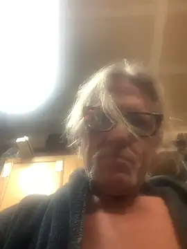 Snapshot of longhairjim chatting on 03-03-25, 04:47 longhairjim online show from 03-03-25, 04:47