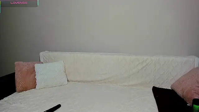 Snapshot of -Sacura- chatting on 11-23-25, 04:07 -Sacura- online show from 11-23-25, 04:07