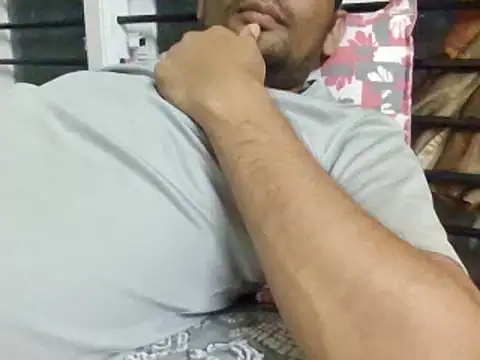 Snapshot of NiceBoy9099 chatting on 02-28-25, 06:20 NiceBoy9099 online show from 02-28-25, 06:20