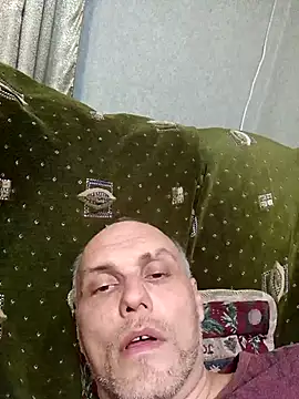 Pineapple04 online show from 11-29-25, 08:23