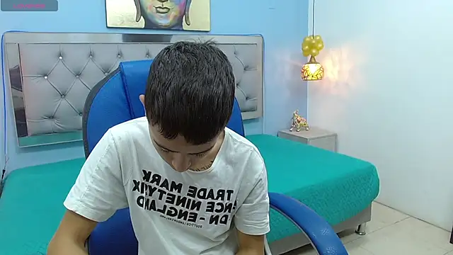 Snapshot of Xavii18 chatting on 01-27-25, 12:16 Xavii18 online show from 01-27-25, 12:16