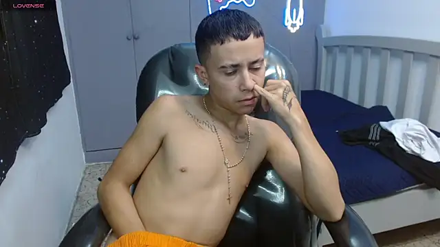 Snapshot of Xavii18 chatting on 03-05-25, 07:17 Xavii18 online show from 03-05-25, 07:17