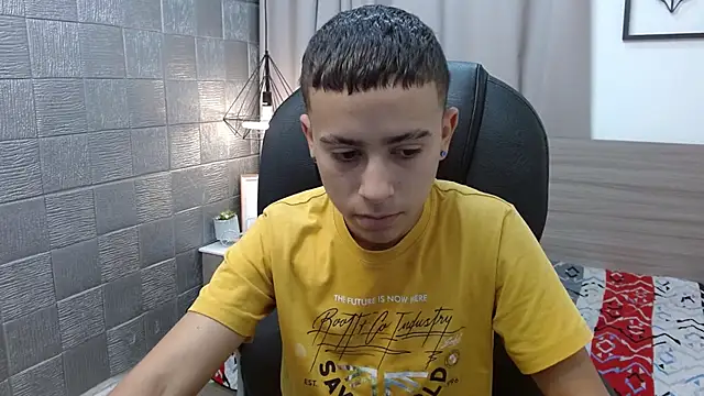 Snapshot of Xavii18 chatting on 03-08-25, 02:30 Xavii18 online show from 03-08-25, 02:30