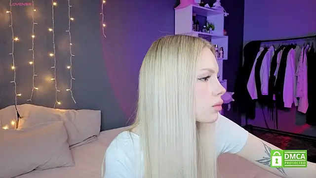 aneta alisha online show from 11-21-25, 11:20