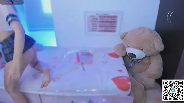 sofi cute01 online show from 11-18-25, 10:03