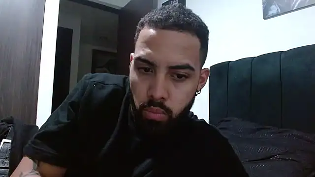 Snapshot of Hendry_ chatting on 12-04-24, 03:37 Hendry online show from 12-04-24, 03:37