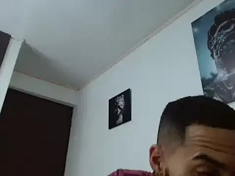 Snapshot of Hendry_ chatting on 12-31-24, 05:44 Hendry online show from 12-31-24, 05:44