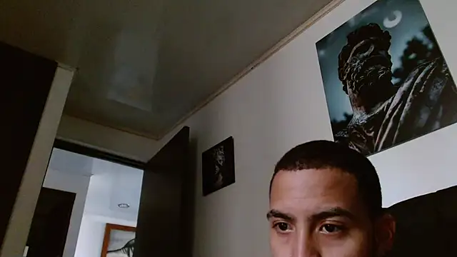 Snapshot of Hendry_ chatting on 01-29-25, 10:32 Hendry online show from 01-29-25, 10:32