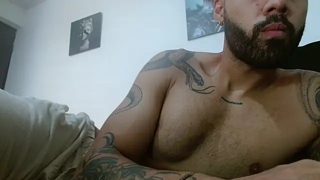 Snapshot of Hendry_ chatting on 03-01-25, 01:11 Hendry online show from 03-01-25, 01:11