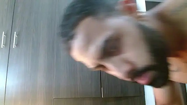 Snapshot of Hendry_ chatting on 03-11-25, 05:05 Hendry online show from 03-11-25, 05:05