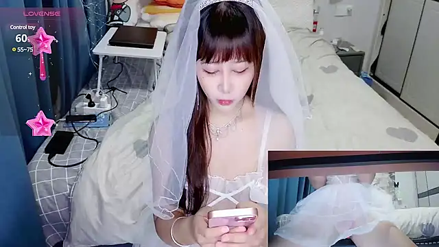 Angelababy001 online show from 12-04-24, 12:25