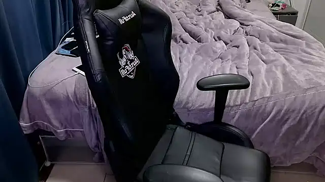 Angelababy001 online show from 01-17-25, 06:02