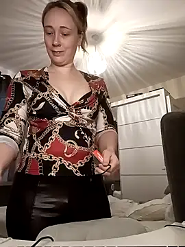 Snapshot of Teagan_B chatting on 01-06-25, 09:52 Teagan B online show from 01-06-25, 09:52