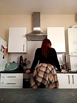 Snapshot of Teagan_B chatting on 09-24-25, 08:06 Teagan B online show from 09-24-25, 08:06