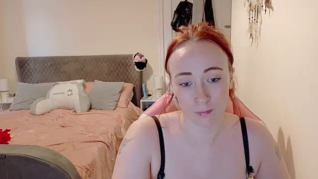 Snapshot of Teagan_B chatting on 11-17-25, 02:45 Teagan B online show from 11-17-25, 02:45