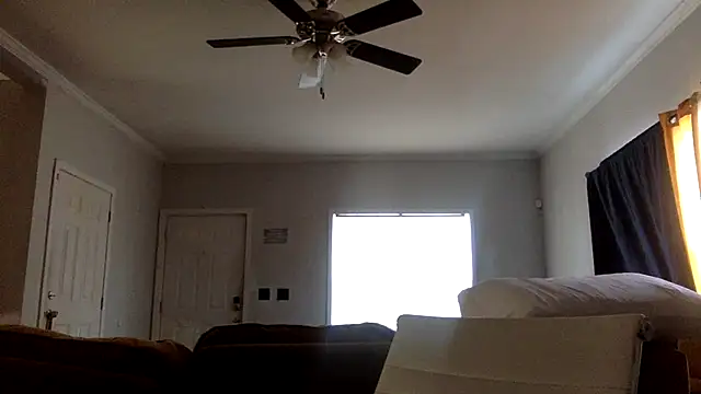 Snapshot of shomeagudtyme chatting on 11-15-25, 02:13 shomeagudtyme online show from 11-15-25, 02:13